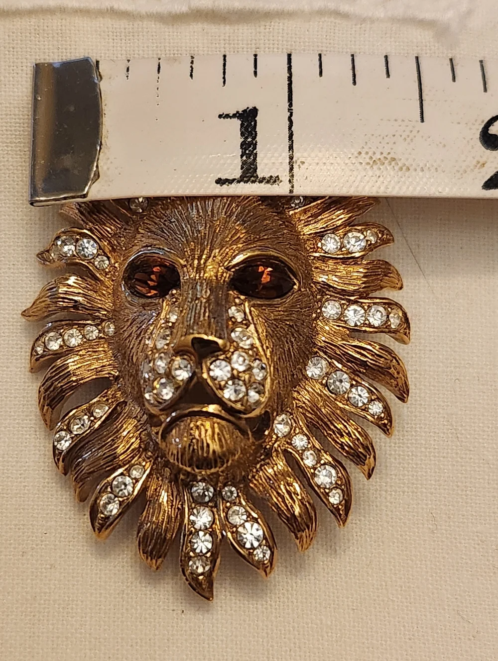 Vintage Attwood & Sawyer Lion Head Crystal Pin Brooch EUC Rhinestone Gold Tone